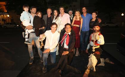 La familia Novillo Astrada -con Taio, Alejandro, Rosario Novillo Astrada- en la presentación de "Curatoria", el espacio de Astrid Muñoz en la Avenida Alvear