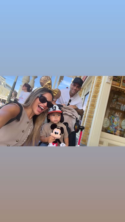 La familia pasó un divertido día en Magic Kingdom (Foto: Instagram @agus.gandolfo)
