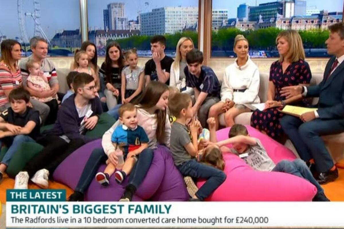 La familia Radford, considerada como una de las más grandes de Gran Bretaña contó cómo se vive el confinamiento por la pandemia en su casa
