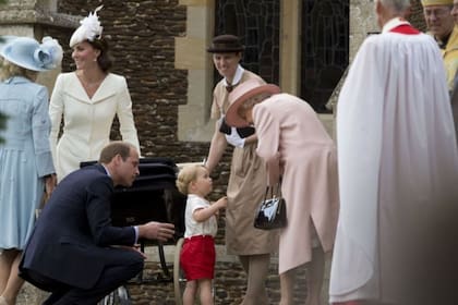 La familia real de Inglaterra y su niñera española.
