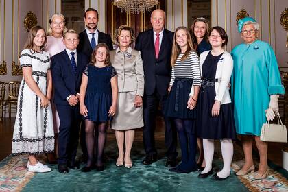 La familia real de Noruega en pleno, pero sin la presencia de Marius Borg (Photo by Heiko JUNGE / NTB Scanpix / AFP) / Norway OUT (Photo credit should read HEIKO JUNGE/AFP via Getty Images)