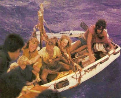 La familia Robertson sobrevivió en una pequeña balsa, que hoy se mantiene en el museo marítimo nacional de Cornwall