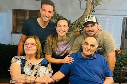 Murió la mamá de Lionel Scaloni: Eulalia Marzetti tenia 74 años 3 Falleció la mamá de Lionel Scaloni en Pujato: tenía 74 años y hacía tiempo estaba enferma - LA NACION