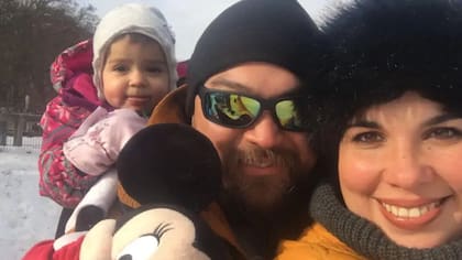 La familia vive en un departamento de tres habitaciones