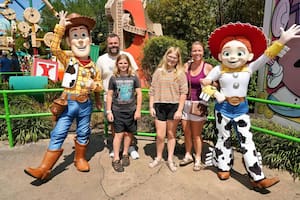 La familia que se mudó a Disney World para pasar gran parte del año en el parque