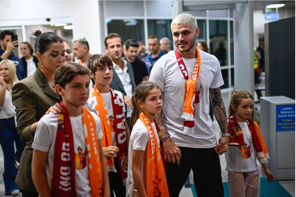 La familia Wanda Nara-Mauro Icardi en su llegada a Turquía