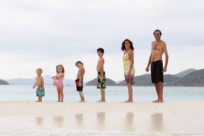Los cuatro hijos de Herman y Candelaria nacieron "en el camino". Pampa en Estados Unidos, Tehue en Argentina (durante un viaje relámpago para visitar a una abuela enferma), Paloma en Canadá y Wallaby en Australia