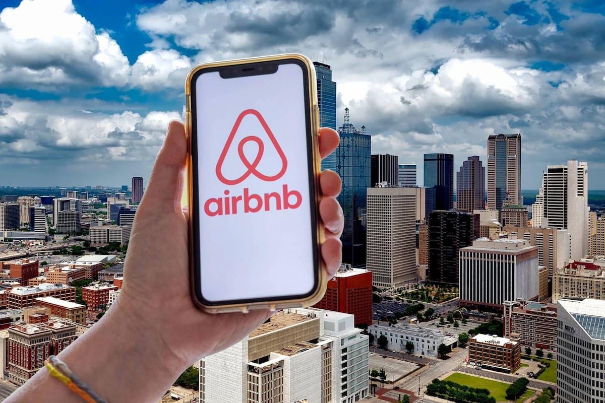 La famosa compañía de alquileres en corto plazo Airbnb podrá seguir con sus operaciones en los vecindarios residenciales de Dallas gracias a una apelación judicial
