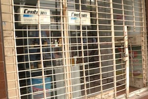 La farmacia clausurada se encuentra ubicada en la calle Ramírez de Velazco al 600