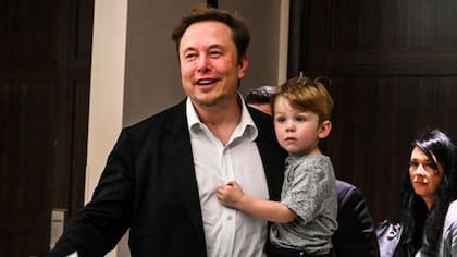La fascinación de Musk con la X va más allá de llamar así a sus empresas. El nombre de uno de sus hijos incorpora esa letra.