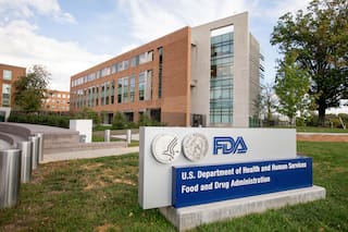 FDA exige ampliar advertencia sobre raro riesgo cardíaco en el uso de vacunas contra el Covid