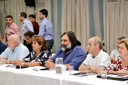 La Federación de Educadores Bonaerenses exige que se cumpla con un pago postergado por la provincia y se diferenció del Baradel, que evita confrontar con el gobernador