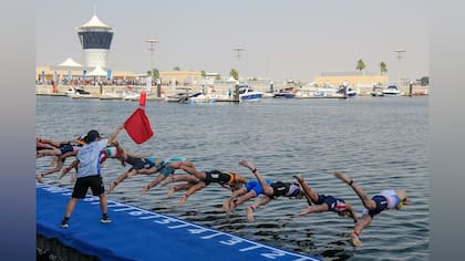 La Federación Internacional de Triatlón restituyó a los deportistas rusos y bielorrusos, suspendidos desde que Rusia inició la invasión en Ucrania, en febrero de 2022