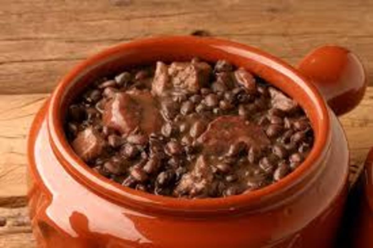 La feijoada es un plato caliente y nutritivo, ideal para los días de más frío