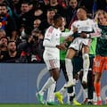 Con un doblete de Mbappé, venció a Barcelona en el clásico de España y le puso freno a la racha de los catalanes