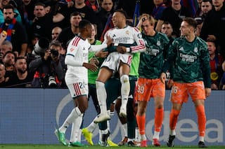 Con un doblete de Mbappé, venció a Barcelona en el clásico de España y le puso freno a la racha de los catalanes