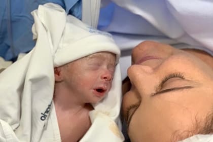 La felicidad de Luciana Aymar con su hijo recién nacido