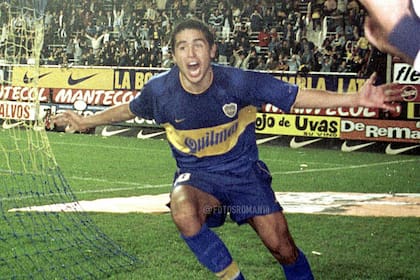 La felicidad de Riquelme en el festejo de su gol