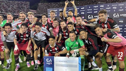 La felicidad de River, que le ganó a Racing y avanzó a las semifinales de la Copa Argentina, tras un duelo muy áspero