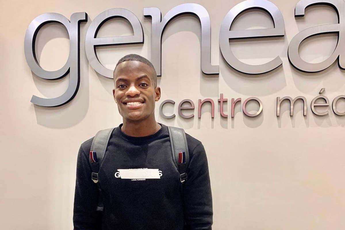 La felicidad de #Román, antes de realizarse la revisión médica. Firmará un contrato de tres años con Boca