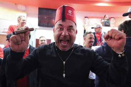 la felicidad del Turco Mohamed en el vestuario del campeón (https://x.com/TolucaFC)
