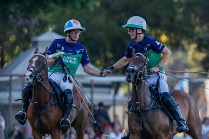 La felicitación de Adolfo Cambiaso para Barto Castagnola; La Natividad La Dolfina arrasó en Palermo