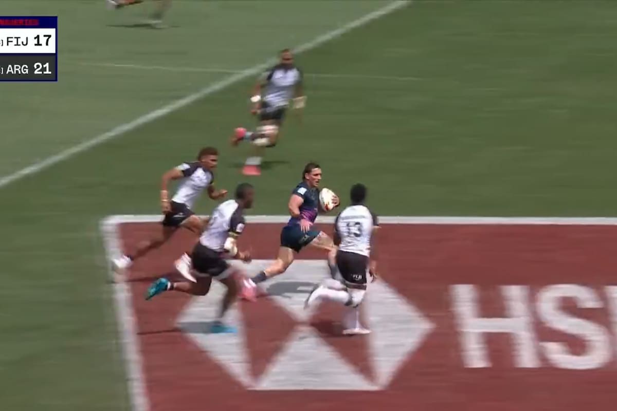 La fenomenaj jugada individual del riojano Luciano González Rizzoni para asistir a Moneta, que apoyó su segundo try frente a Fiji
