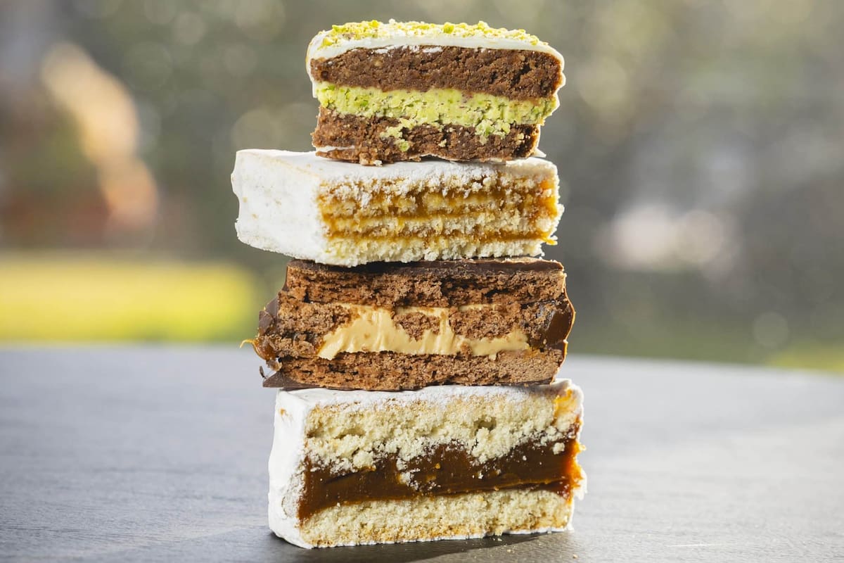 La feria Caminos y Sabores tendrá la tercera edición de la Copa Alfajor Argentino donde un jurado integrado por chefs e influencers especializados elegirá a los ganadores en tres categorías: Alfajor marplatense, Alfajor blanco y
Alfajor de autor
