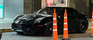 La Justicia se queda con la Ferrari California y otros 25 vehículos del financista vinculado a Chiqui Tapia