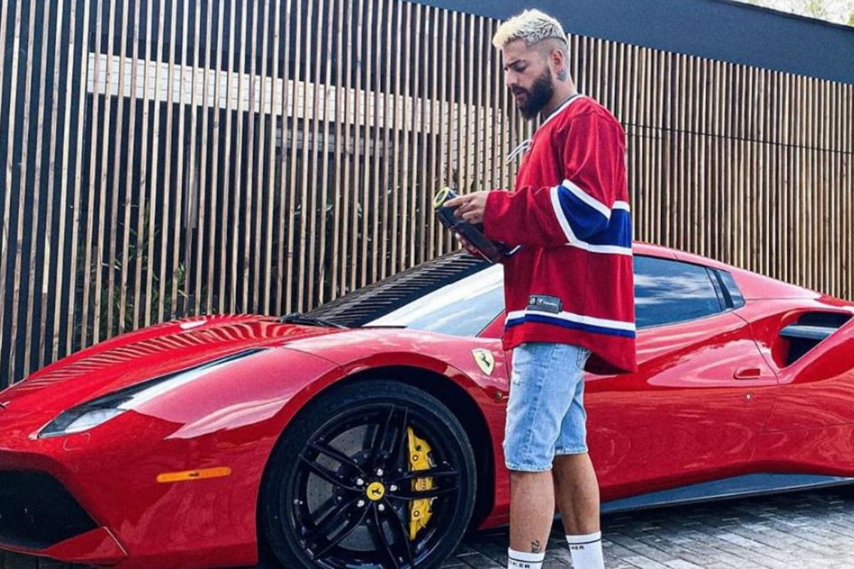 La Ferrari es sólo uno de los autos de lujo que posee Maluma en su casa de Medellín