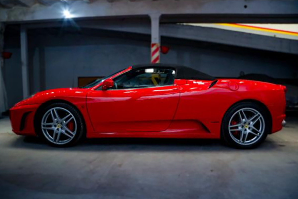 La Ferrari F430, modelo 2006 y con 16.855 kilómetros.