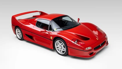 La Ferrari F50 de 1997 puede alcanzar los 325 km/h (Broad Arrow)