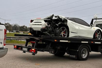 La Ferrari que fue chocada en la colectora de la Panamericana en el ramal Pilar