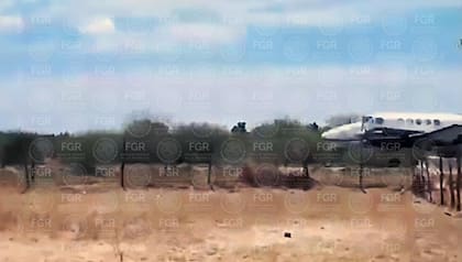 La FGR de México identificó la pista de donde salió el avión que fue utilizado para llevar al líder del cartel de Sinaloa hasta EE.UU.