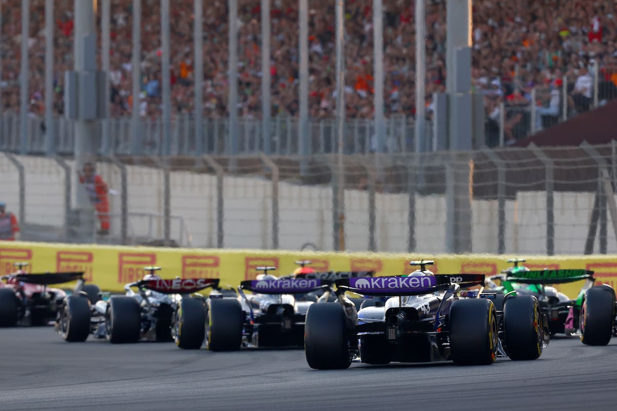 La FIA publicó la lista de los pilotos para la temporada 2025 de Fórmula 1 y sobra una butaca