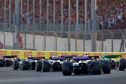 La FIA publicó la lista de los pilotos para la temporada 2025 de Fórmula 1 y sobra una butaca