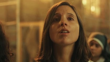 La ficción muestra cómo el paso del tiempo modifica la mirada sobre un crimen familiar (Foto: Prime Video)