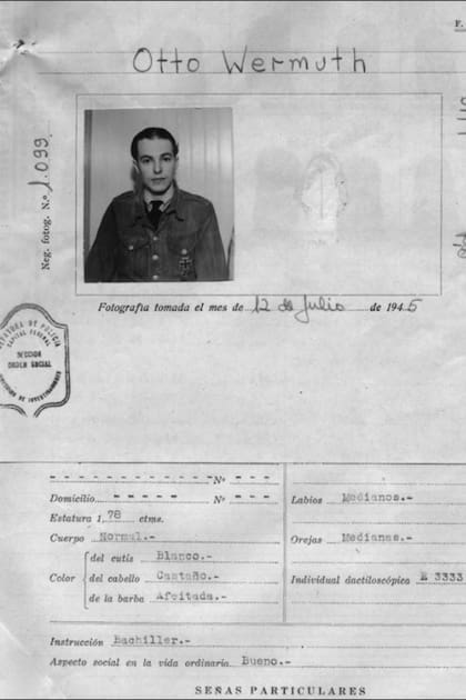 La ficha del capitán Otto Wermuth, quien estaba al frente del submarino U-530 en su arribo a Mar del Plata
