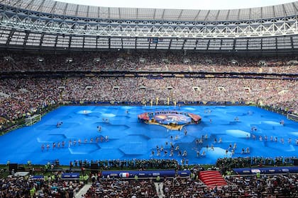 La fiesta de clausura del Mundial de fútbol de 2018, uno de los grandes acontecimientos deportivos que organizó Rusia en los últimos años; su ataque bélico a Ucrania está cerrándole las puertas del deporte internacional.