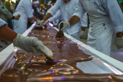 La Fiesta del Chocolate batirá un nuevo récord con la elaboración de la barra más larga del mundo