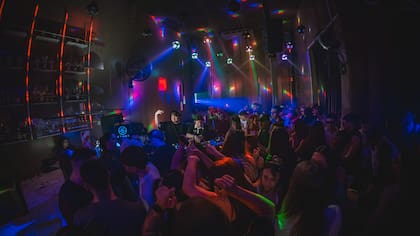 La fiesta tendrá lugar el jueves 29 de octubre, desde las 23.30, con una propuesta que combinará música electrónica, coctelería, ambientación temática y una invitación a participar con disfraces