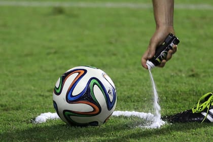 La FIFA quedó contra las cuerdas en la disputa legal contra los inventores del aerosol.