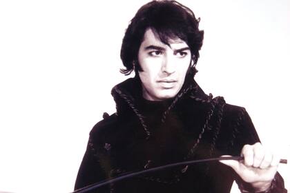 La figura de Sandro revive en una serie, libros, discos y obras de teatro