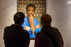 Enigmáticos retratos con rostros velados de mujeres