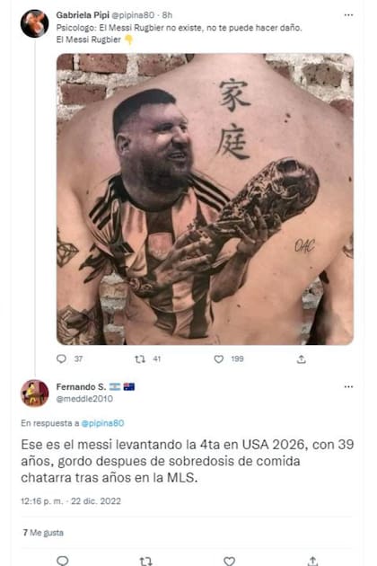 La figura un tanto hinchada de Lionel Messi en un tatuaje en la espalda de un hincha despertó todo tipo de chanzas y comentarios irónicos