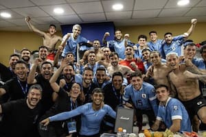 Quién es la figura de Uruguay que se llevó la camiseta de Messi y el short del Cuti Romero