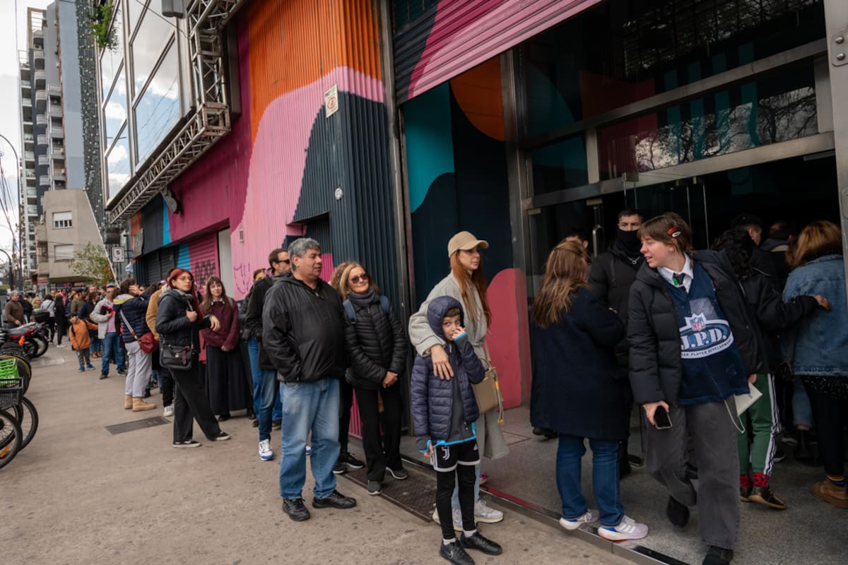 La fila para ingresar a la Feria de Editores el domingo pasado