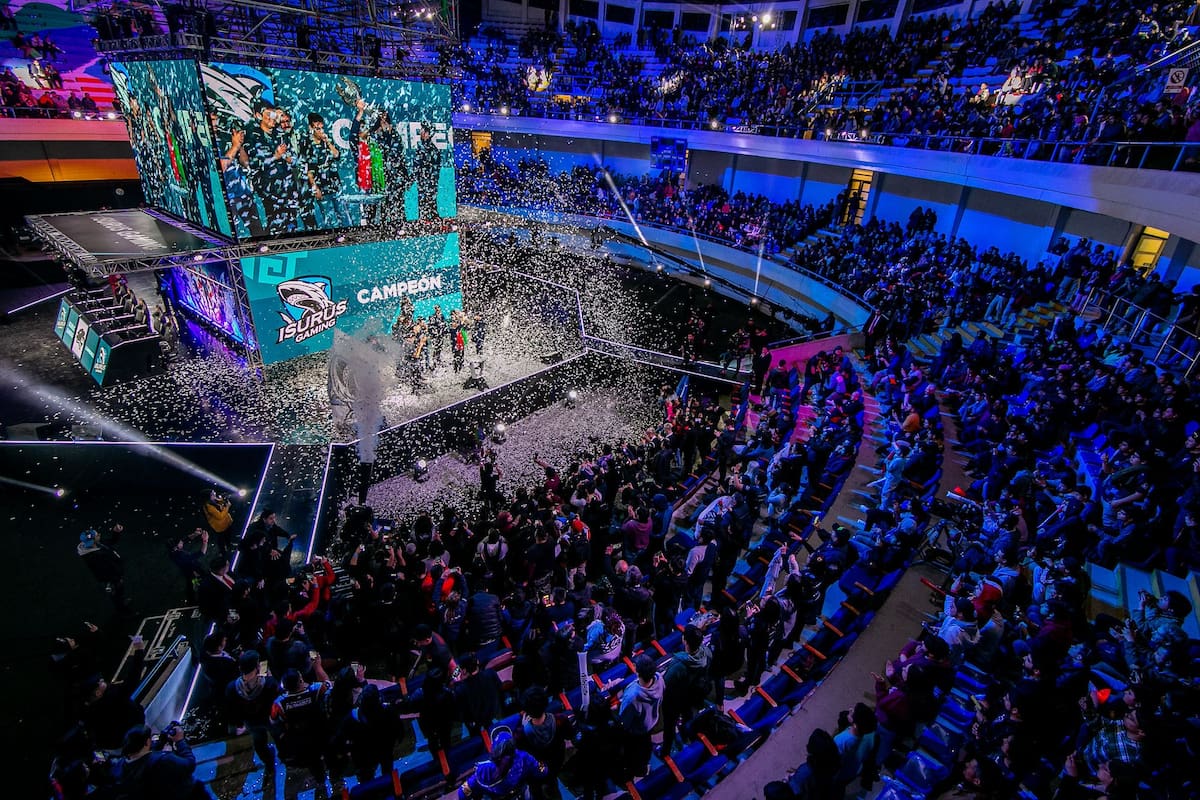 La final de la Liga Movistar Latinoamérica, donde el equipo argentino Isurus Gaming venció a su par chileno All Knigths, y logró acceder a la copa mundial que se disputará en octubre en París