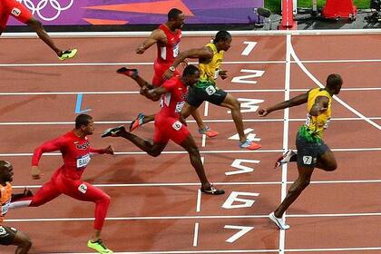 La final masculina de 100 metros lisos en Londres 2012, en la que siete de los ocho velocistas completaron la carrera en menos de 10 segundos, fue una señal de lo que vendría.