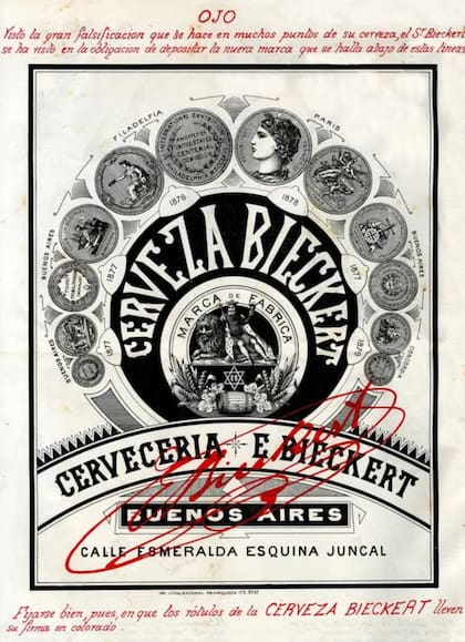 La firma de Emilio Bieckert en la etiqueta de la cerveza, para evitar falsificaciones